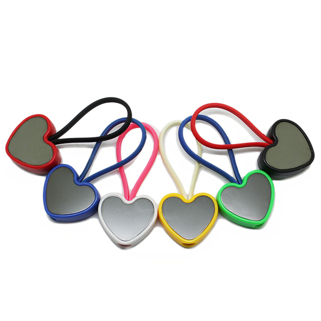 Llaveros de PVC duro en forma de corazón coloridos personalizados