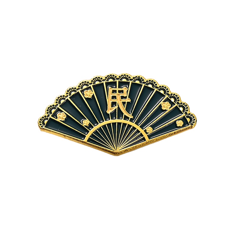 Pin de solapa de esmalte duro personalizado con insignia de anime de dibujos animados hecho en China
