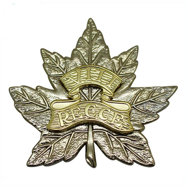 Pin de solapa de metal de hoja de arce con revestimiento doble 3D