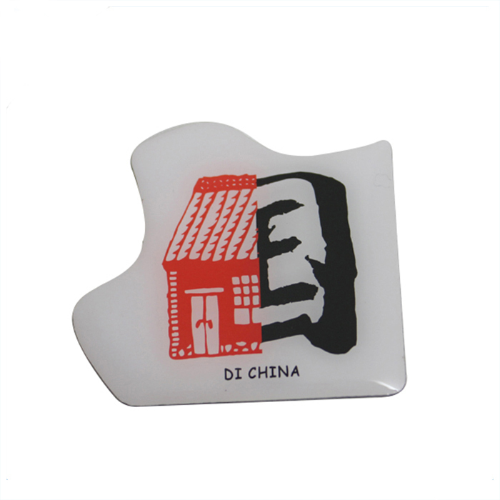 Pin de solapa de impresión offset con logotipo personalizado de forma irregular