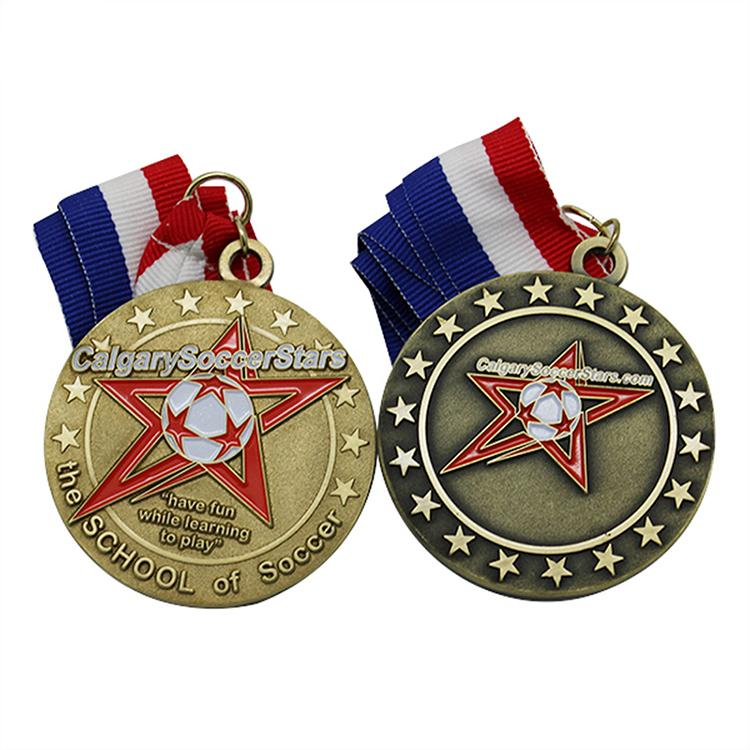 Medalla de oro de esmalte suave de fútbol personalizada antigua