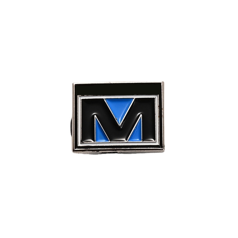 Pin de solapa de esmalte duro personalizado con insignia de anime de dibujos animados hecho en China