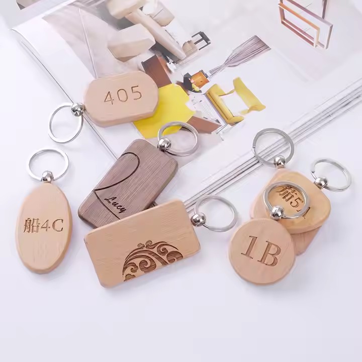 Llaveros de madera de madera cortados con láser con nombre personalizado