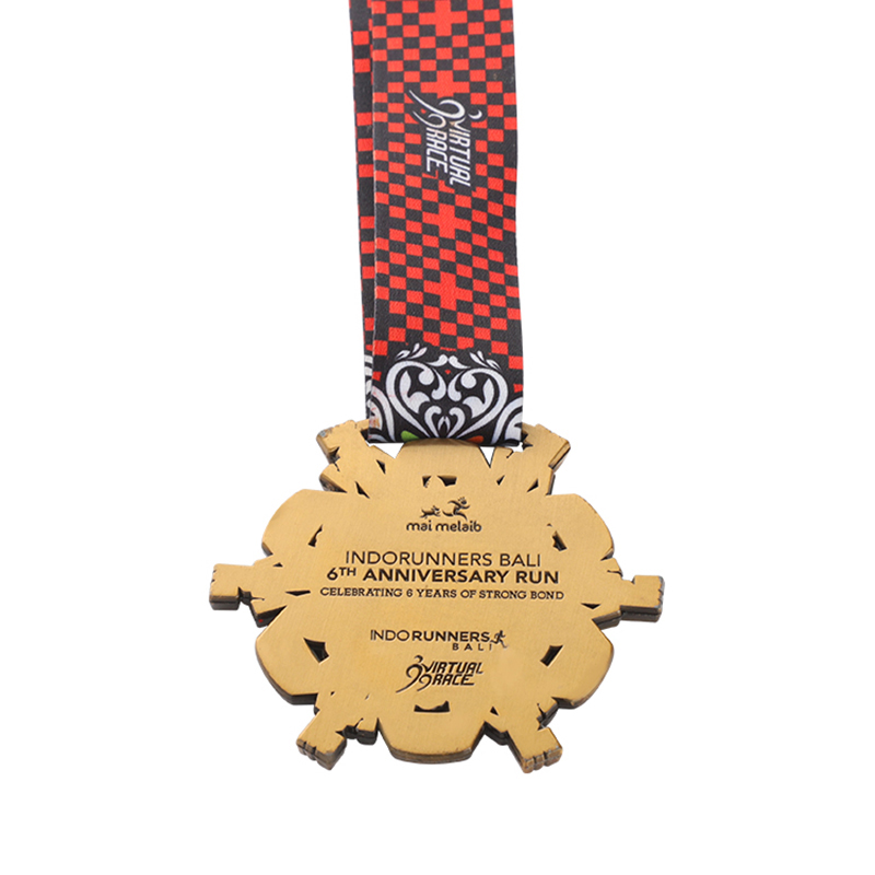 Copo de nieve Baloncesto Femenino Equipo artístico All-Around Individual Bádminton Medallas del Globo de Oro