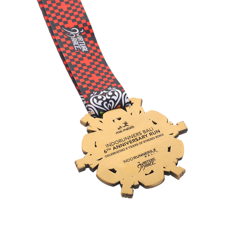 Copo de nieve Baloncesto Femenino Equipo artístico All-Around Individual Bádminton Medallas del Globo de Oro