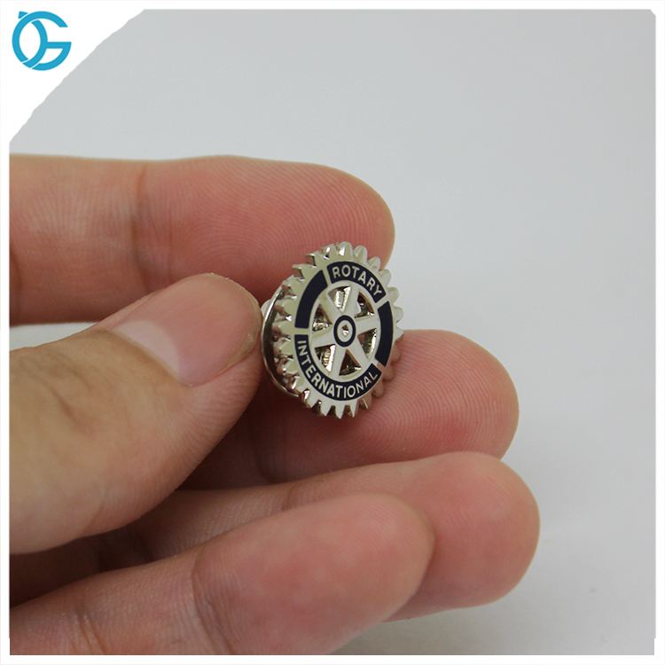 Pin giratorio de esmalte duro personalizado de metal plateado