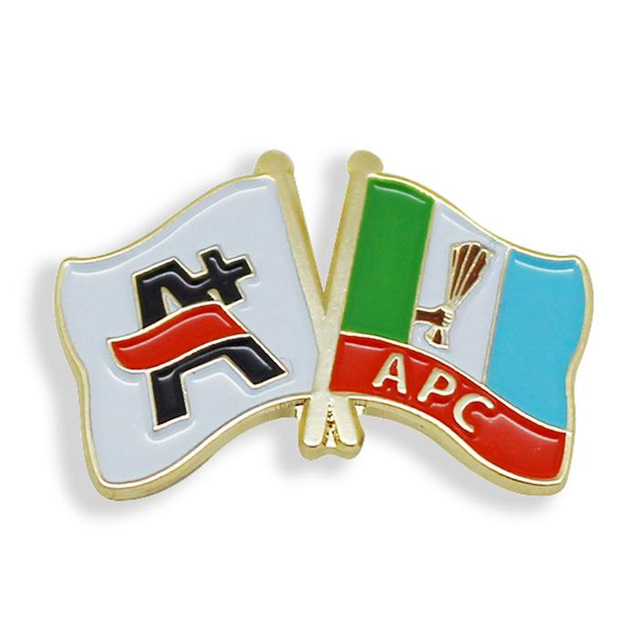 Insignia de pin de solapa de bandera de esmalte suave personalizada